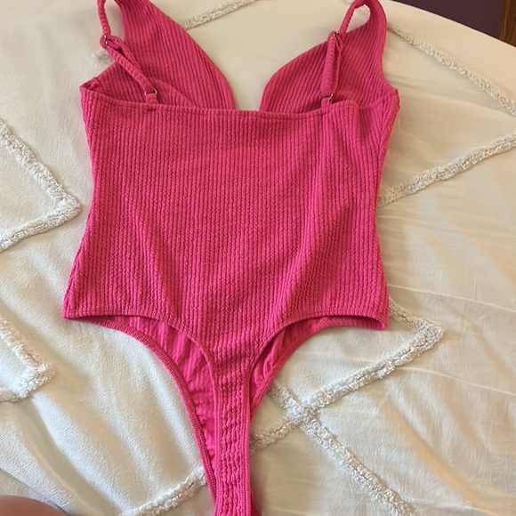 ASTR THE LABEL HOT PINK WOMENS BODYSUIT SIZE MEDIUM - Picture 6 of 6